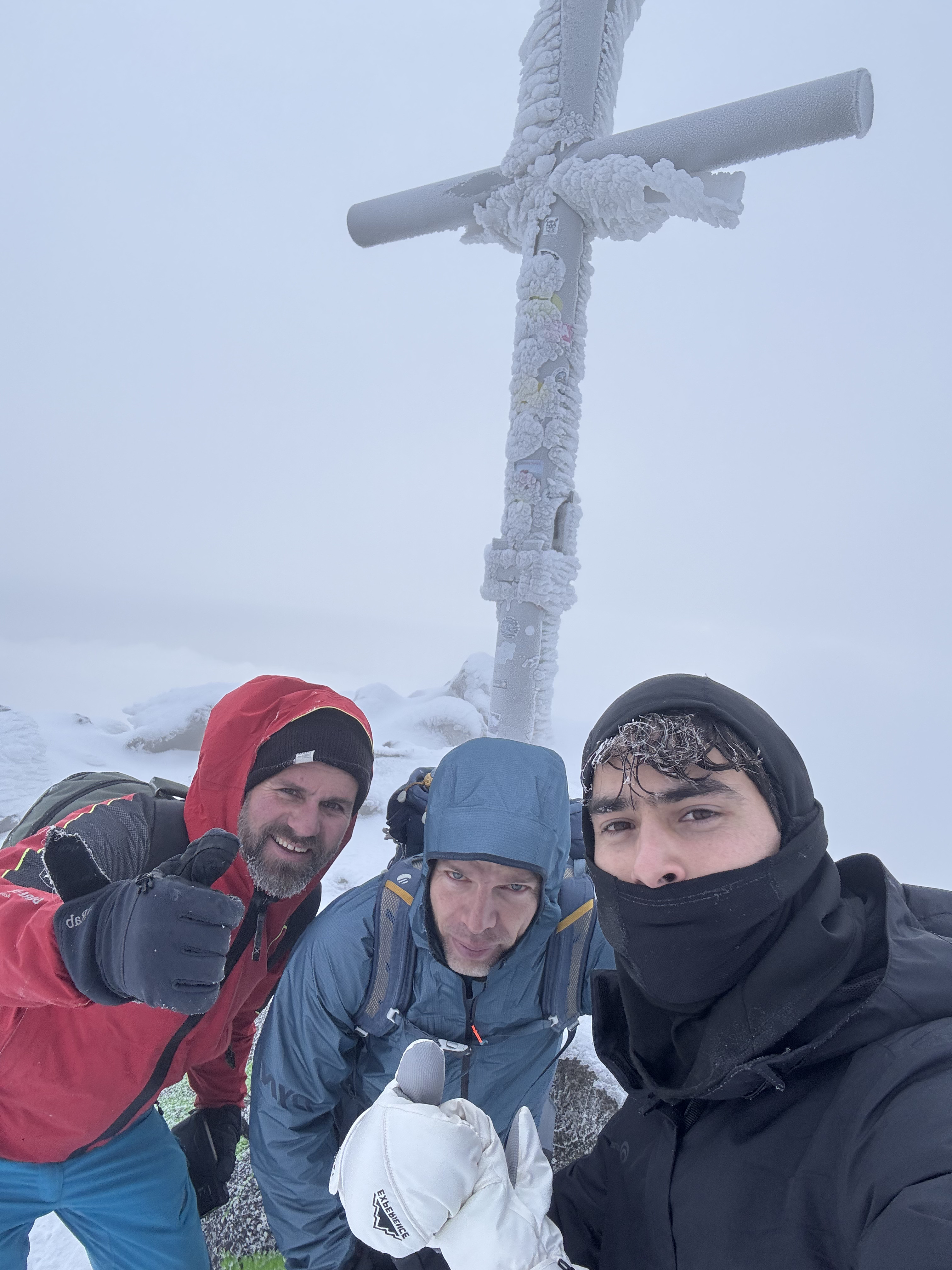 Aragats: Cold, Wind, Snow & Unexpected Encounters 🏔️❄️ 2