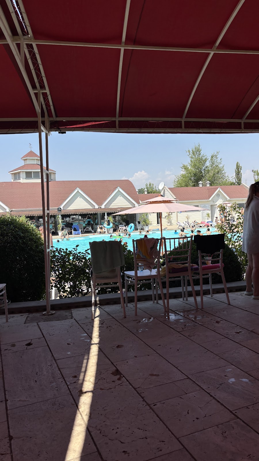 Vahakni Pool and Garden