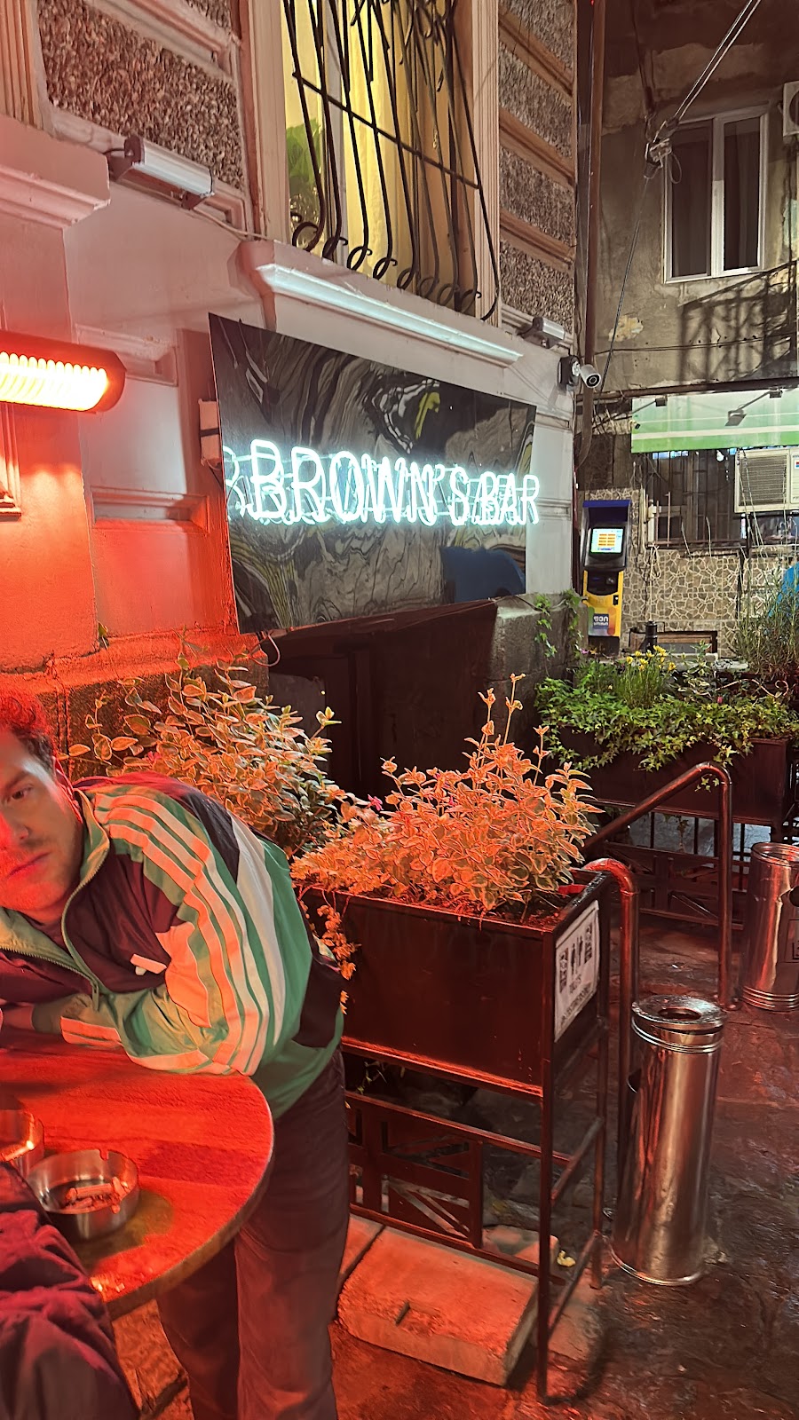 Brown's Bar