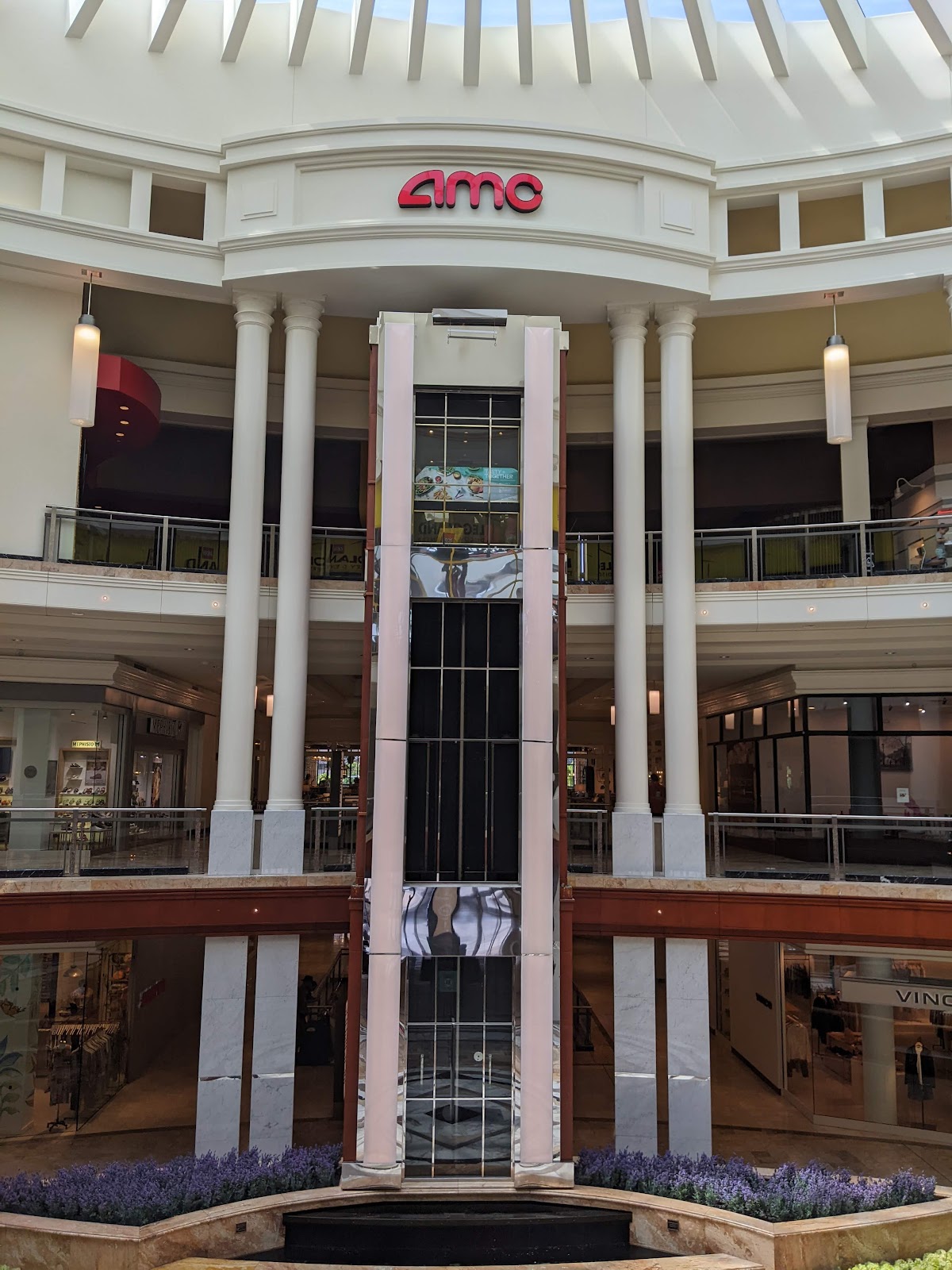 AMC Phipps Plaza 14