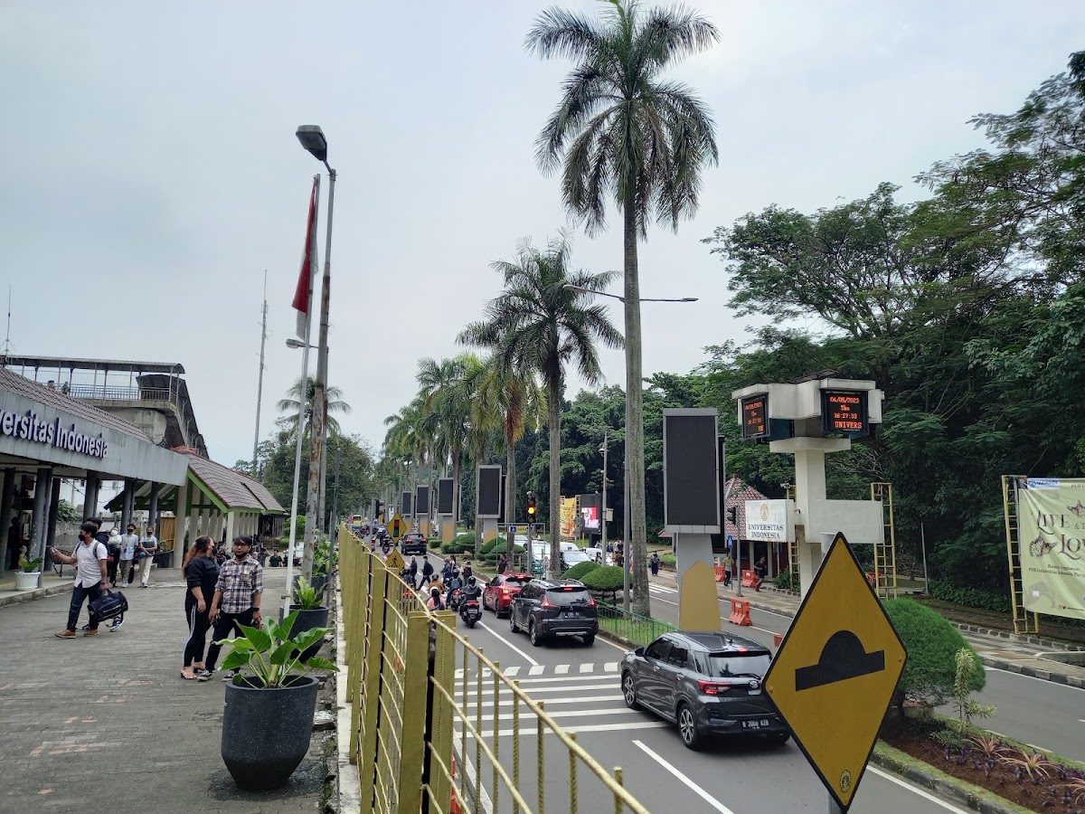 Universitas Indonesia Train Station