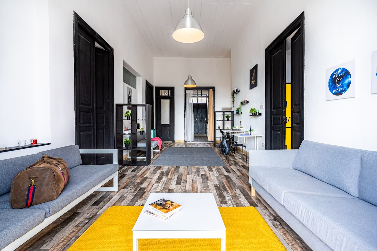 Bee Hostel