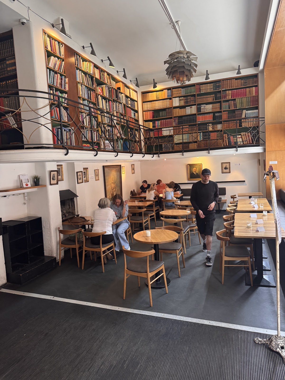 Paludan Bog & Café