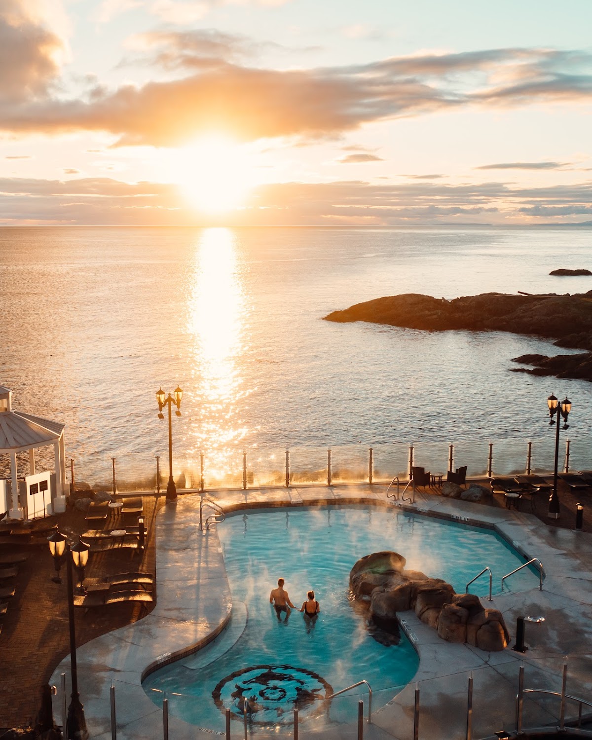 Oak Bay Beach Hotel