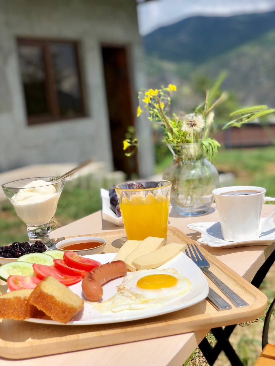 VaLiVa Sanahin Guest House