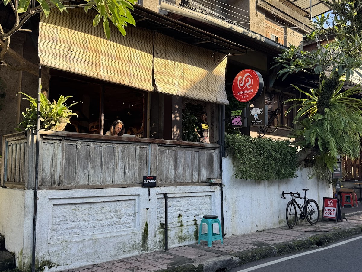 Seniman Coffee