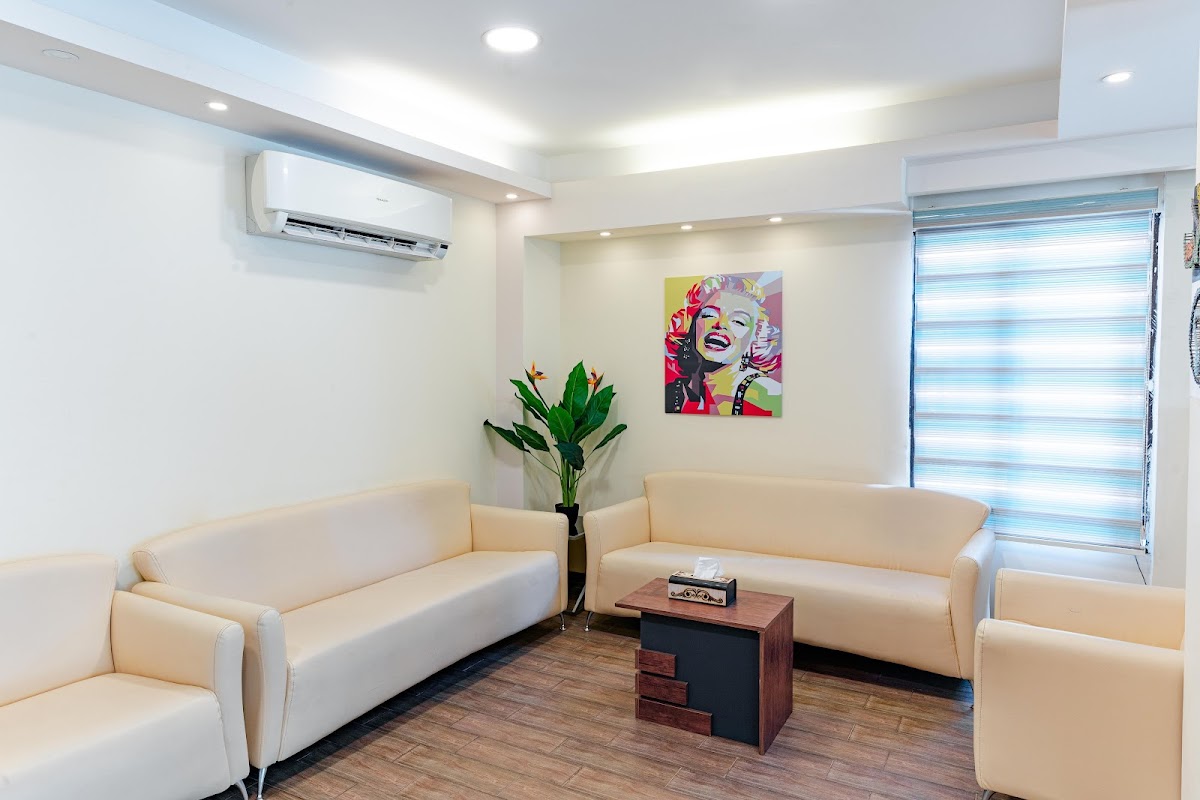 عيادة اسنان دكتورة ايمان طنطاوي - المهندسين