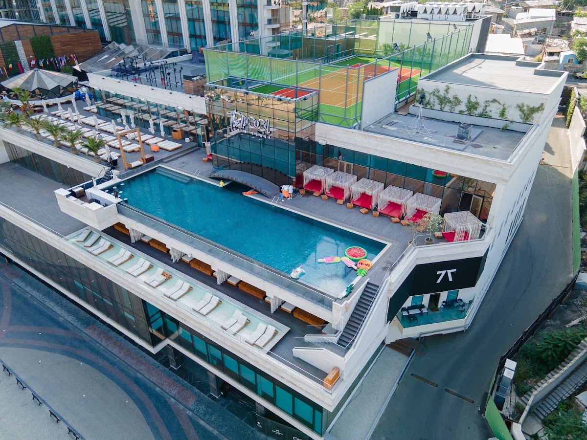 The Pool by Seven Visions Resort and Places, The Dvin