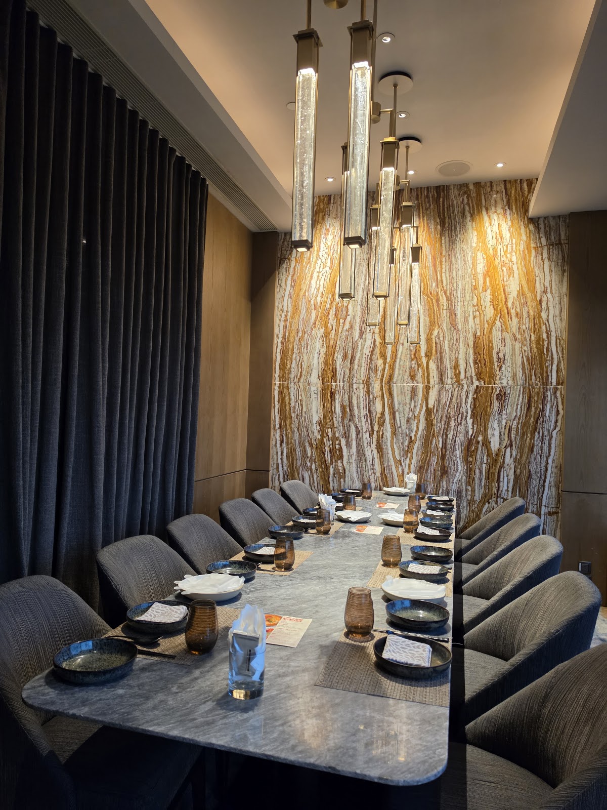 Cruise Restaurant & Bar
