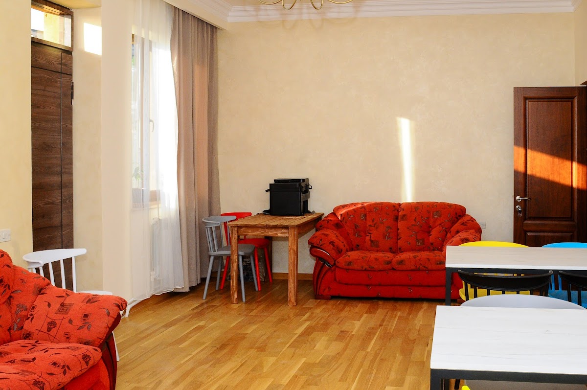 Kenut Hostel