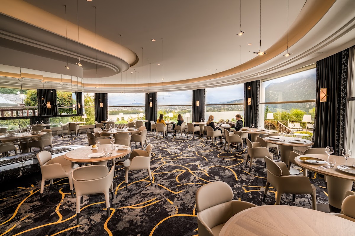Les Trésoms Lake and Spa Resort
