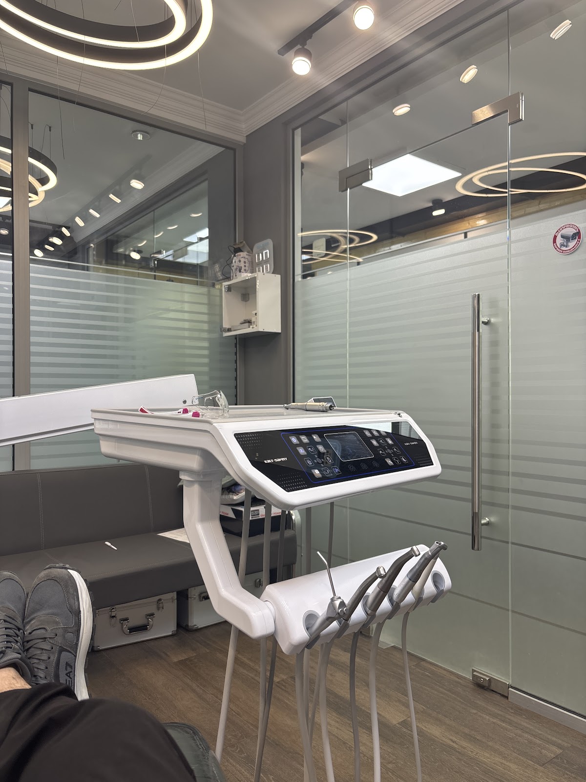 UNI STOM Dental Clinic