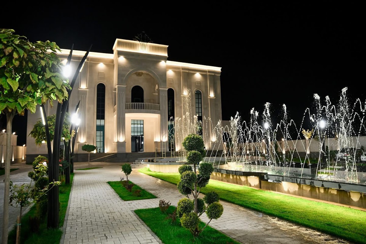 Ոսկե Ծիրան Պրեմիում Հոլլ, Voske Tsiran Premium Hall