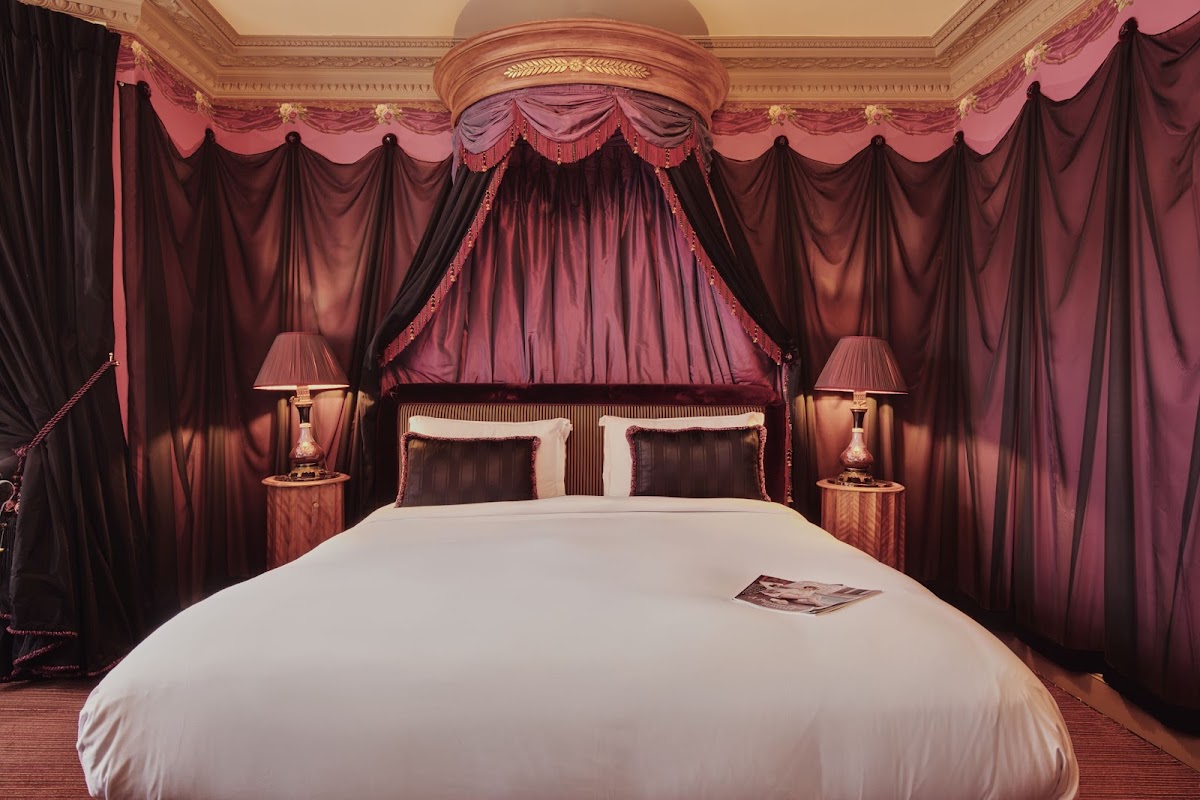 L'Hôtel | A Curious Group of Hotels