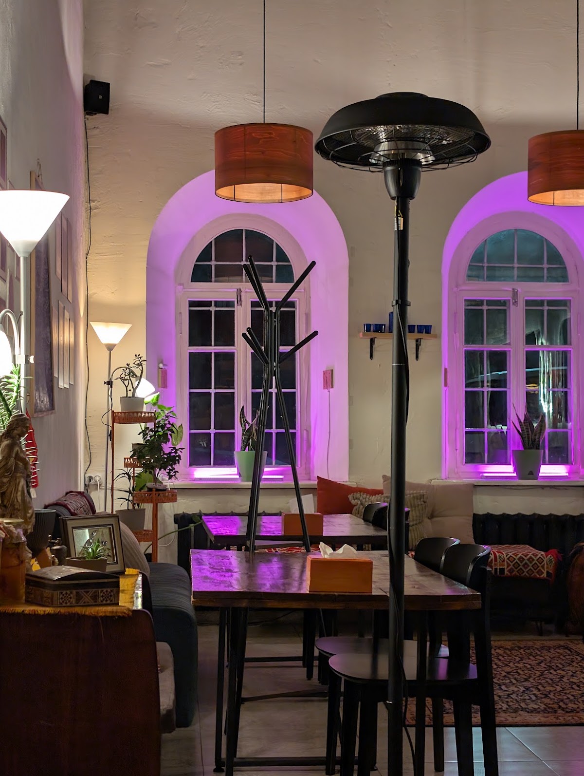 AL AHWAZ Café pub & Eatery Restaurant Armenia