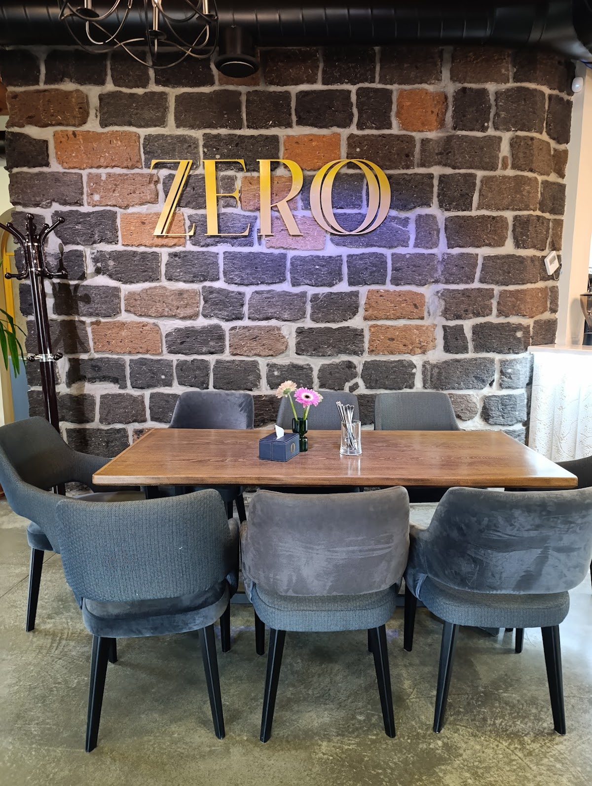 Zero cafe-restaurant