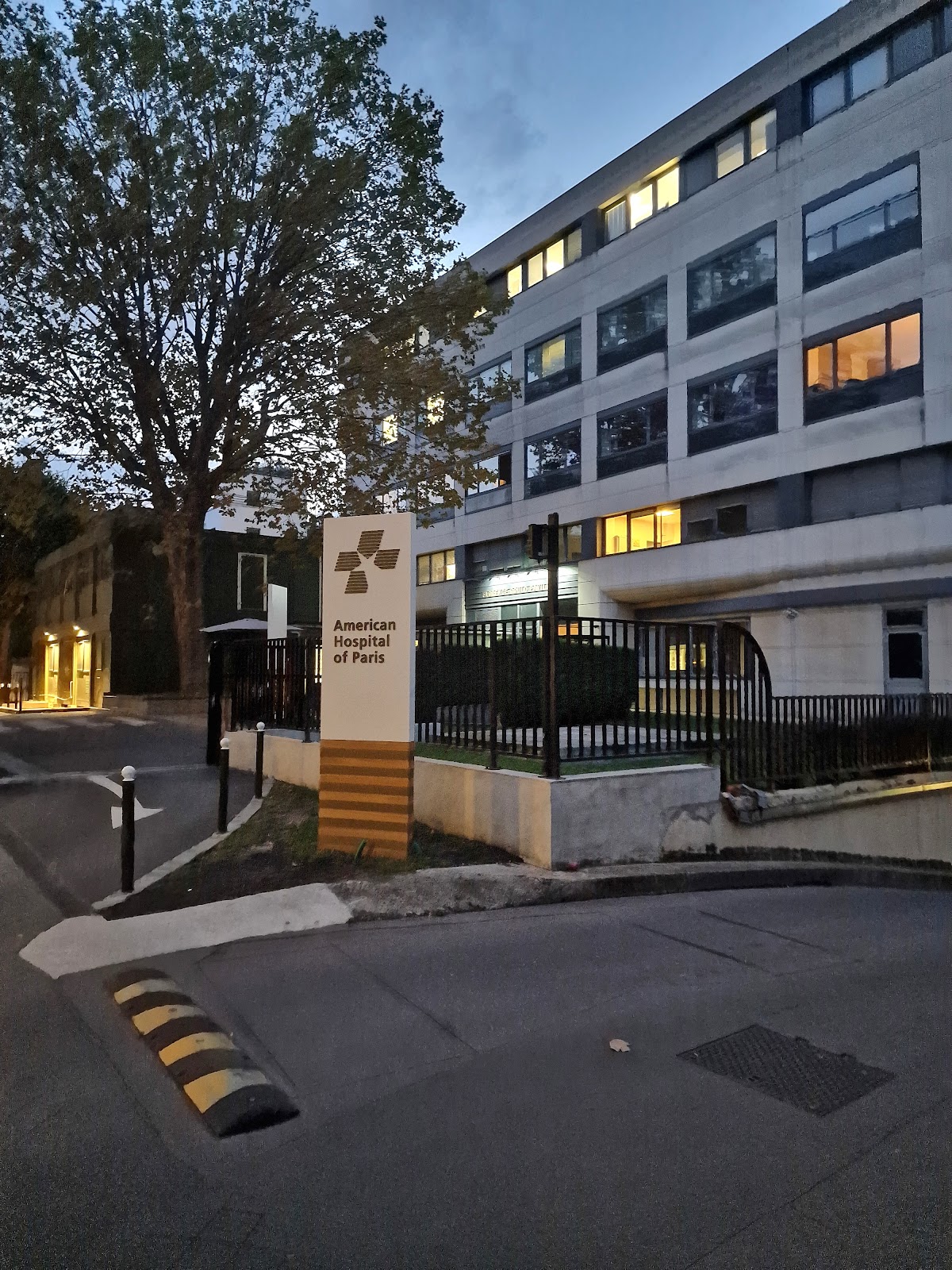 American Hospital of Paris