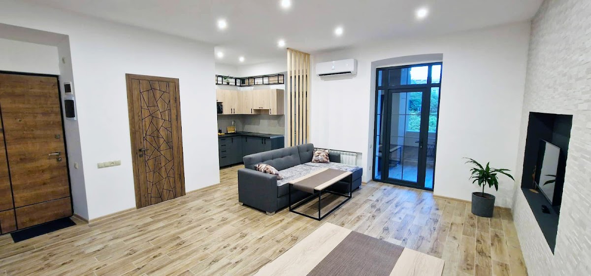 Lovely 2 bedroom apartment for rent on Pushkin street in Yerevan