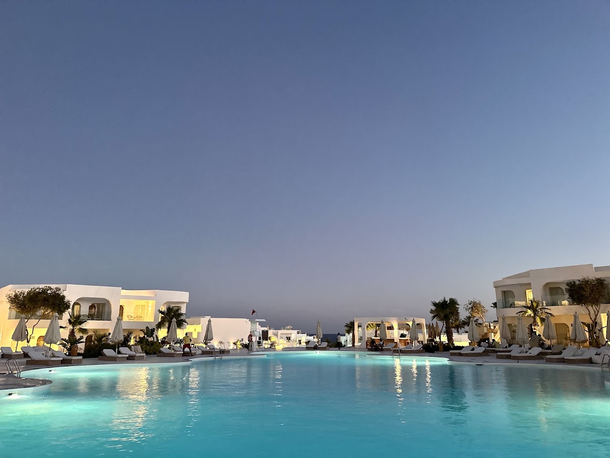 Meraki Resort